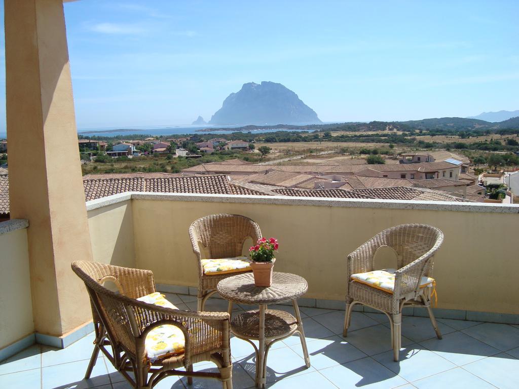 Case Vacanza Rosa Loiri Porto San Paolo Exterior foto