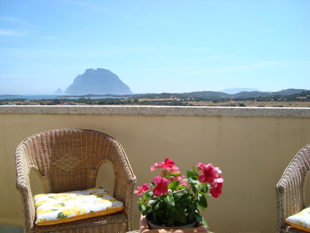 Case Vacanza Rosa Loiri Porto San Paolo Exterior foto