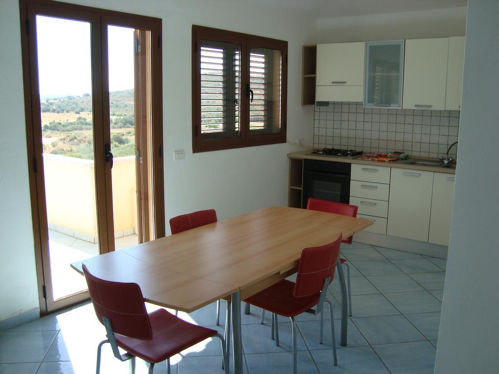 Case Vacanza Rosa Loiri Porto San Paolo Exterior foto