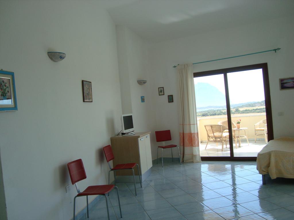 Case Vacanza Rosa Loiri Porto San Paolo Exterior foto