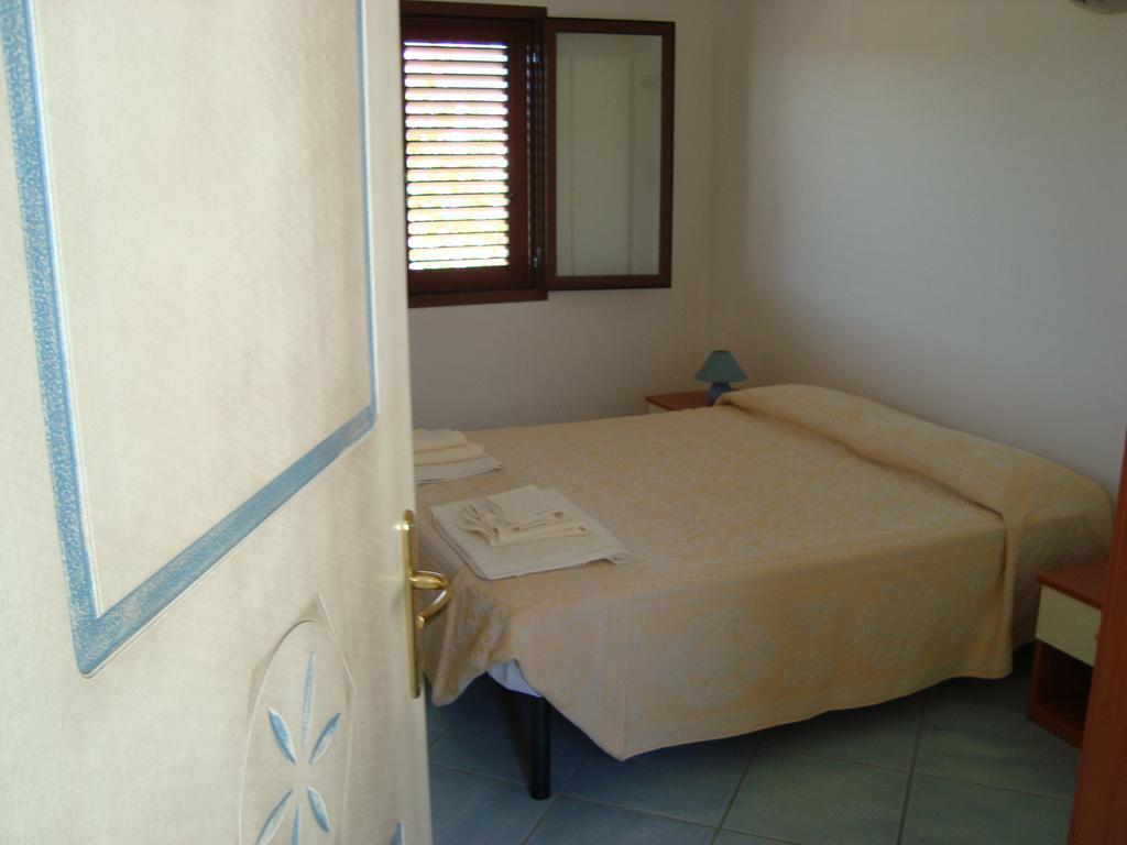 Case Vacanza Rosa Loiri Porto San Paolo Exterior foto
