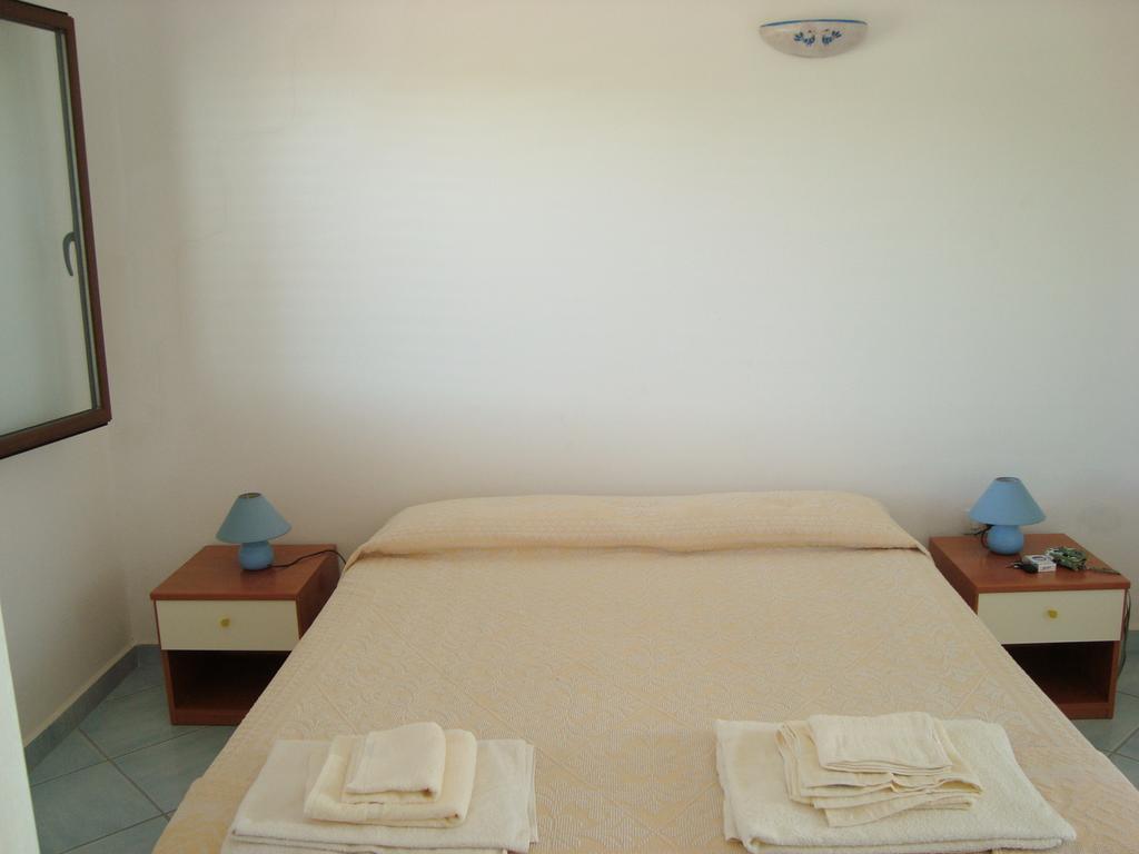 Case Vacanza Rosa Loiri Porto San Paolo Exterior foto