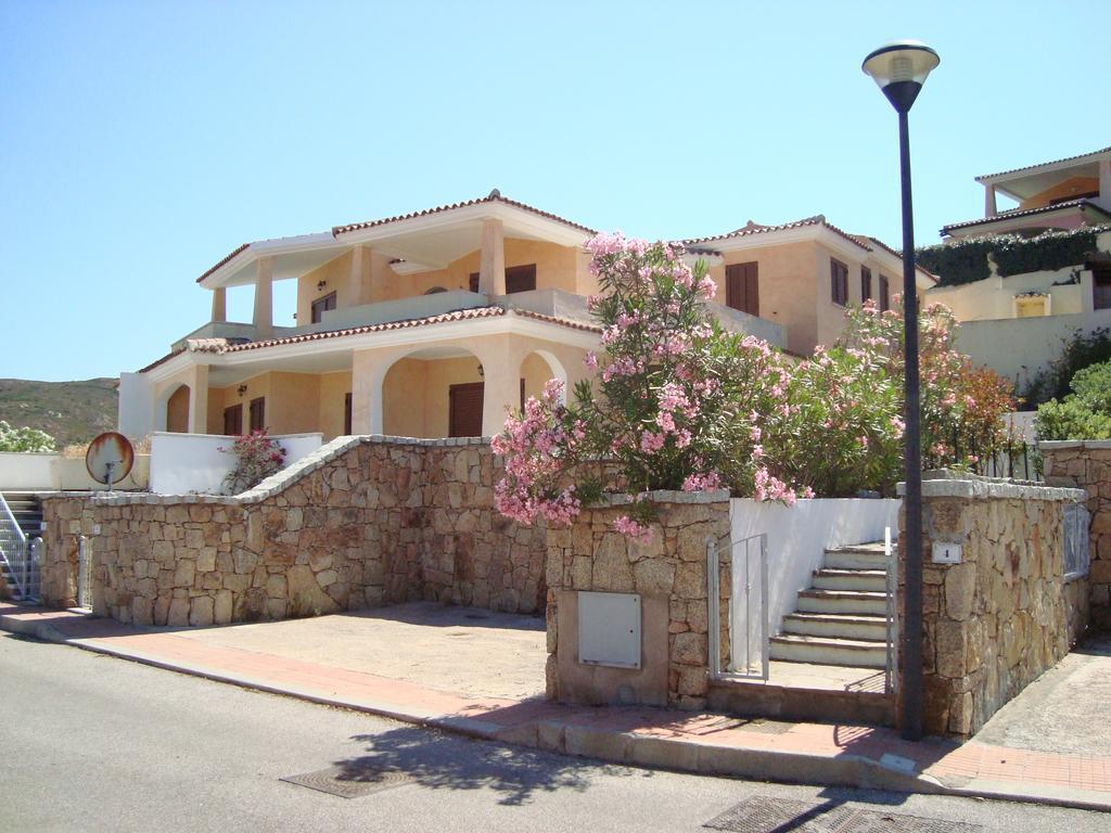 Case Vacanza Rosa Loiri Porto San Paolo Exterior foto