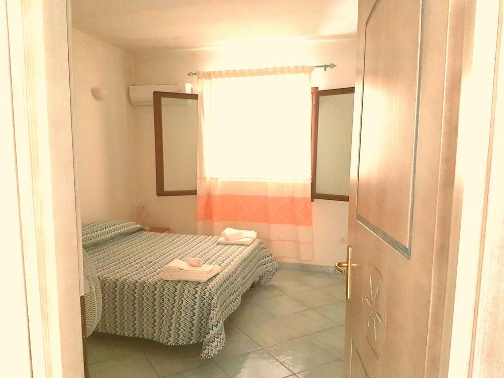 Case Vacanza Rosa Loiri Porto San Paolo Exterior foto
