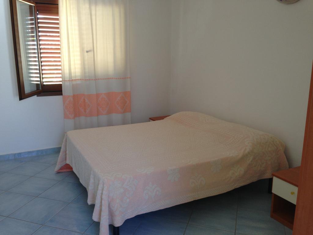 Case Vacanza Rosa Loiri Porto San Paolo Zimmer foto